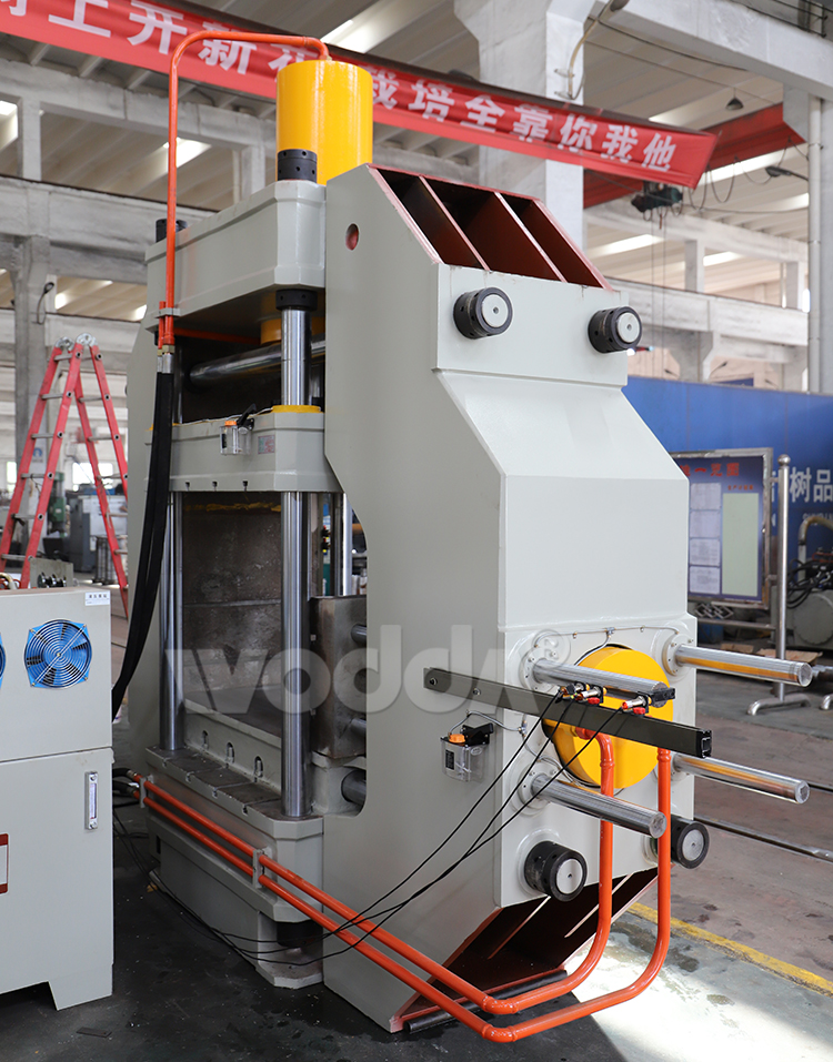 200噸多向液壓機 200噸多向液壓機