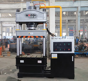 200噸四柱(zhù)油壓機