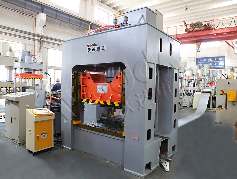 315噸框架式全自動薄闆沖壓拉伸液壓機 315噸框架式全自動薄闆沖壓拉伸液壓機