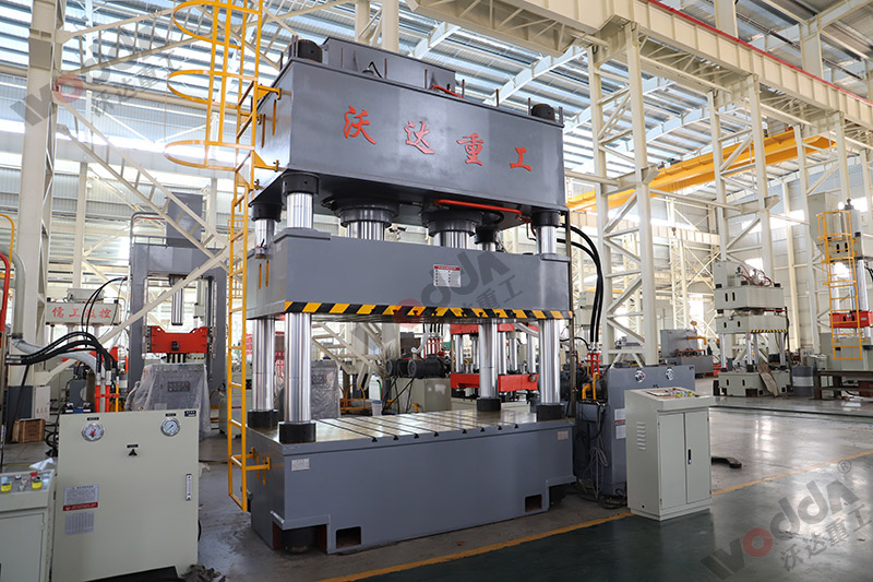 630噸四柱液壓機 630噸四柱液壓機