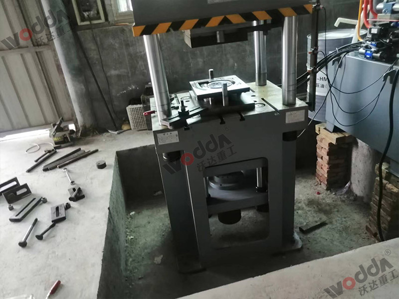 200噸不鏽鋼離心風機成型液壓機 200噸不鏽鋼離心風機成型液壓機