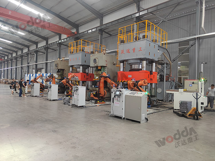 2000噸汽車離合器外殼拉伸液壓機加工現場 2000噸汽車離合器外殼拉伸液壓機加工現場