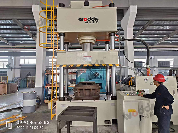 315噸汽車配件液壓機(圖1) 315噸汽車配件液壓機(圖1)