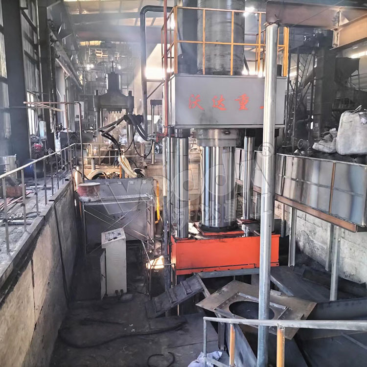 2000噸石墨坩埚液壓機