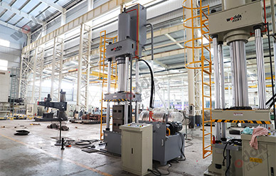 315噸耐火(huǒ)材料成(cheng)型液壓(ya)機