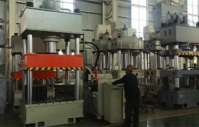 國标315噸(dūn)四柱液(ye)壓機試(shì)機