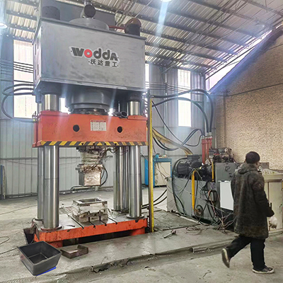 500噸匣(xia)缽成型液壓機(jī)_雙動匣缽液壓(ya)機