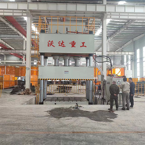 1000噸液(ye)壓機拉伸汽車(che)配件一次成型(xing)